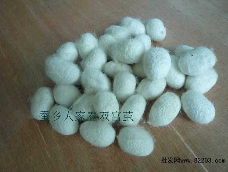 供应贡缎提花手工蚕服装批发商丝被