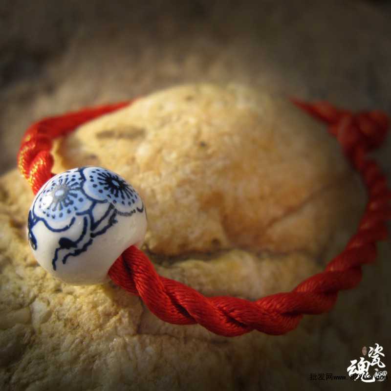 爆款本命年小饰品 编织 红绳青花手链批发 1元店手饰货源 小商品