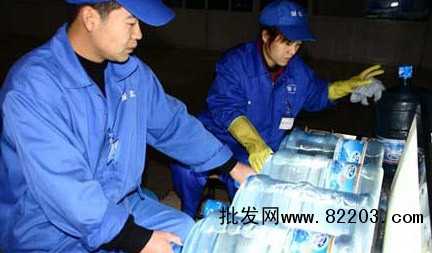 送水工赚钱有道：赔钱的生意让他四年多赚了16万_创业项目起步