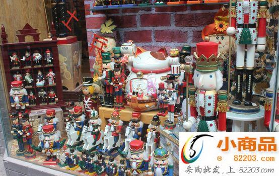 2018摆地摊月入过万十大最火项目,日赚1000元的地摊生意 2018摆地摊月入过万十大最火项目,日赚1000元的地摊生意